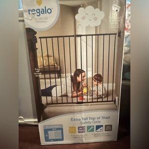 BRAND NEW Regalo Black Extra Tall Top of Stairs Baby Safety Gate (unopened)